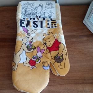 Winnie the Pooh Easter hot mitts